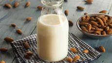 Migdolų pienas: nauda ir žala, savybės, kalorijų kiekis ir receptai